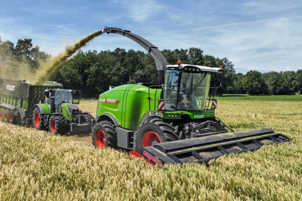 Trinciacaricatrice Fendt Katana 850